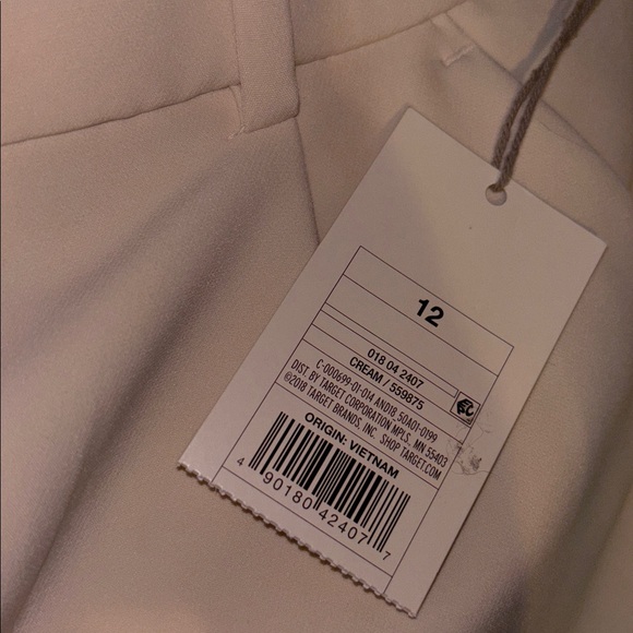 NWT Regular-Fit Mid-Rise Cream Pleated Pants - Picture 6 of 8